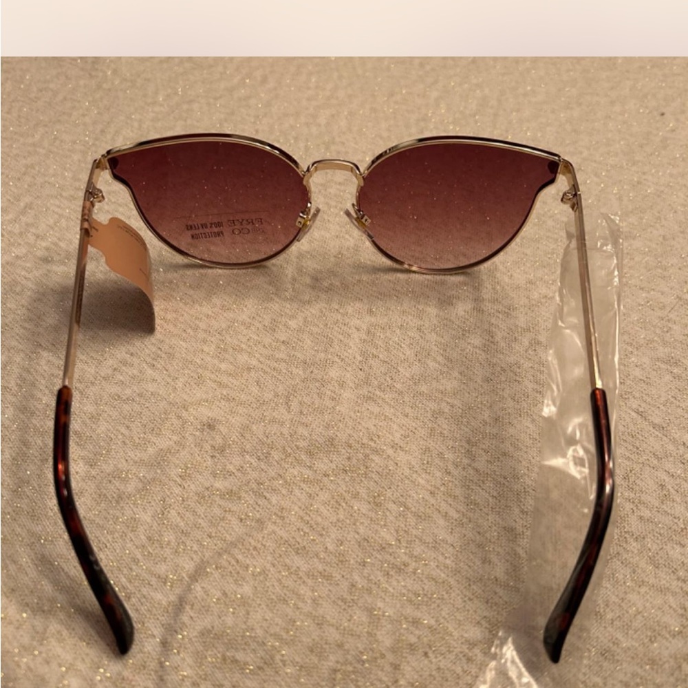 Frye & Co sunglasses cat eye frame style - Picture 3 of 3